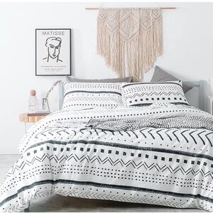 Black + white boho design duvet cover set king sized (3pcs).